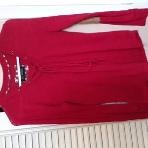 Cute top with elbow patches